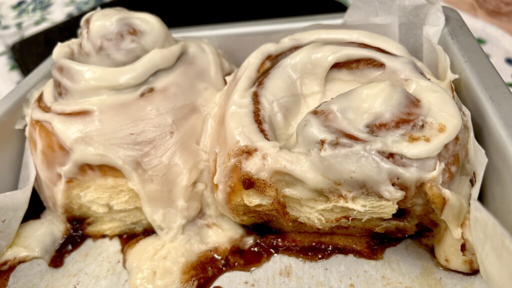 Cinnamon Rolls with Gooey Cinnamon Filling